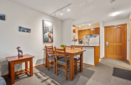 East Kootenay Apartment | Free As A Bird | Upper Village | Pool | Hot Tub