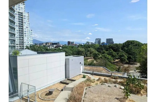 Crosstown Condo | Full Condo w/Pool, Hot tub & Gym DT Vancouver