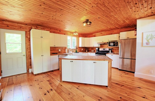 Wakefield House | Full Guest Suite