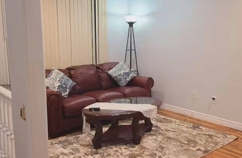 Windsor House | Full House 3 bedrooms 2 Washrooms