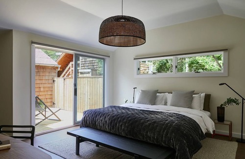 Beach Hampton House | Full-Service Beach House Set in Amagansett Dunes
