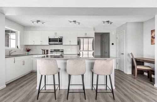 Airdrie House | Fully Equipped » AC » Garage » Family Friendly