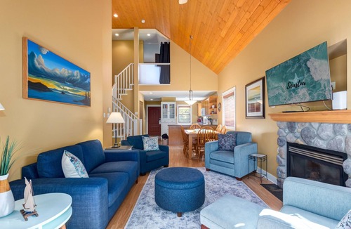 Regional District of Nanaimo Cabin | Fully-equipped near Rathtrevor Beach!