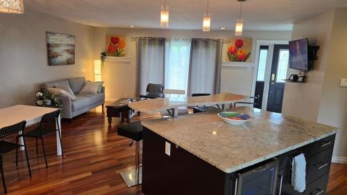Thompson House | Fully Furnished, Spacious 4BR Family Home - Wine Fridge, Patio, Corporate Housing