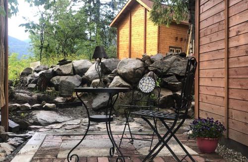 Nelson Ski Chalet | Funky Bunky