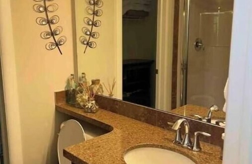 South Pandosy Resort | Furnished 2BR Loft | Kelowna