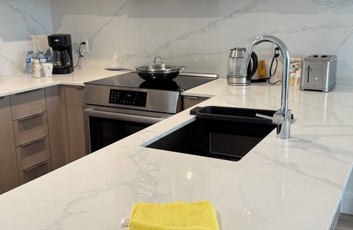 Grandview-Woodland Apartment | Furnished Brand-New 2B2B+Flex Condo Near Commercial Drive