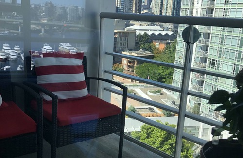 Yaletown Condo | Furnished Yaletown Vancouver 2 Bedroom/2 Bath Waterfront Condo