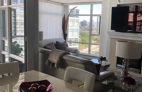 Yaletown Condo | Furnished Yaletown Vancouver 2 Bedroom/2 Bath Waterfront Condo