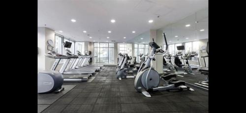 Crosstown House | Gastown Downtown Apartment very central