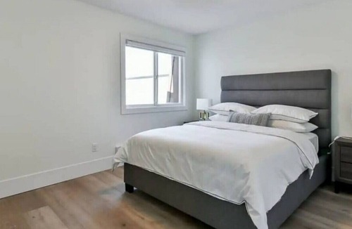 Surrey Apartment | Gateway Furnished Apartments Suite Sixteen
