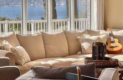 Penetanguishene Cottage | Georgian Bay Retreat - Cozy Fire-pit & Lake Views