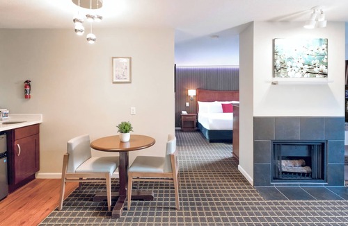 Gibsons Hotel | Gibsons Garden Hotel