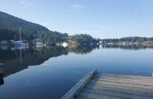 Garden Bay Cabin | Ginger's Garden Gem Lake Lover's Dream