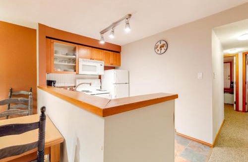 Village North Apartment | Glacier's Reach 115
