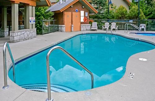 Village North Apartment | Glacier's Reach 115b