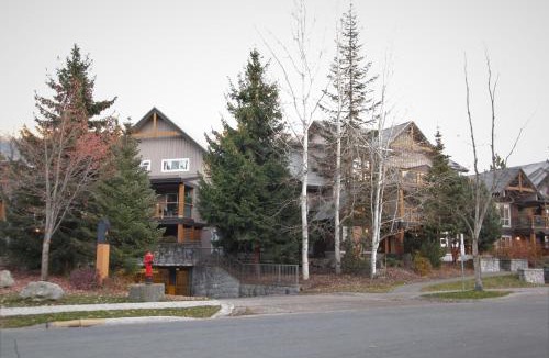 Village North Apartment | Glacier's Reach by Whistler Retreats