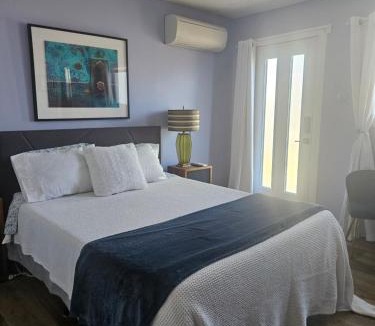 Oliver Bed & Breakfast | Global Village Permaculture BnB