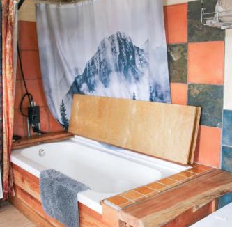 Golden Resort | Goonieland Backcountry Sauna & Stays