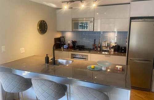 Gastown Apartment | Gorgeous 2-bedroom apartment in delightful Vancouver near MAJOR INTERNATIONAL SPORTING EVENT & Canada Place