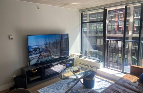Gastown Apartment | Gorgeous 2-bedroom apartment in delightful Vancouver near MAJOR INTERNATIONAL SPORTING EVENT & Canada Place