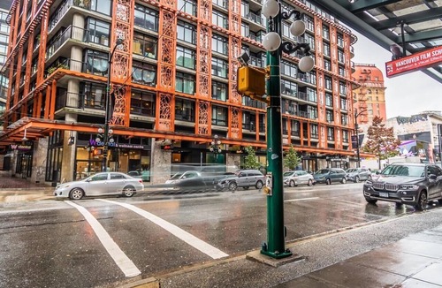 Gastown Apartment | Gorgeous 2-bedroom apartment in delightful Vancouver near MAJOR INTERNATIONAL SPORTING EVENT & Canada Place