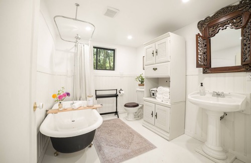 North Saanich Cottage | Gorgeous Countryside Cottage