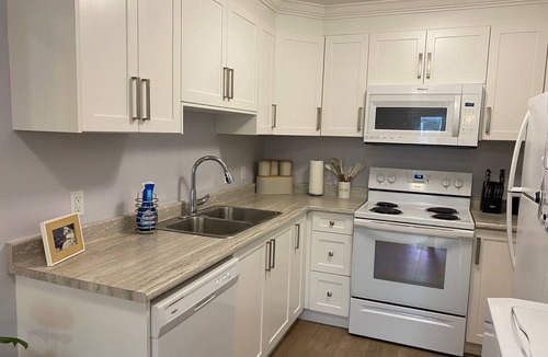 Regional District of Nanaimo House | Gorgeous Guest Suite in Nanaimo