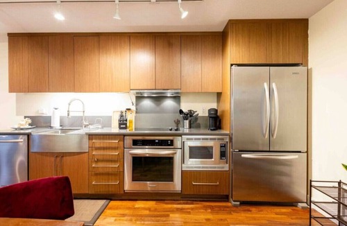 Mount Pleasant Apartment | Gorgeous & Relaxing ~ 5*Location ~ Workspace ~ Gym