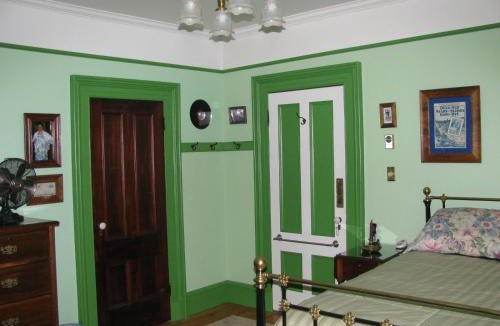 Downtown St. John's Bed & Breakfast | Gower Manor Historic Bed & Breakfast