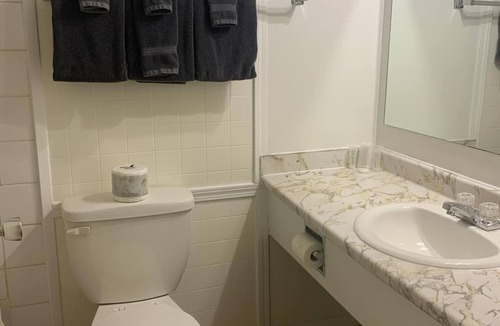 Grand Forks Hotel | Granby River Inn Suites