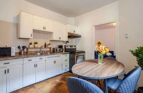 Mile End Apartment | Grand 4BR – Your Spacious Mont-Royal Retreat