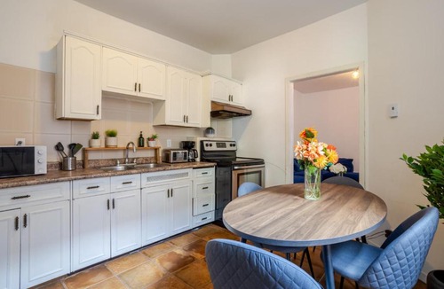 Mile End Apartment | Grand 4BR – Your Spacious Mont-Royal Retreat