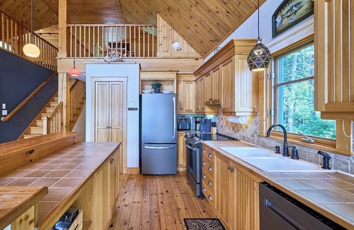 Pohenegamook Ski Chalet | Grand Chene - Private Spa & Lakefront