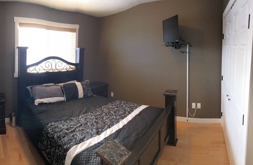 Dawson Creek House | Grand View Executive Suite