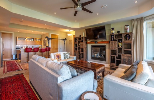 Okanagan-Similkameen House | Grand Vineyard Estate Home Exceptional Place Best Location in Penticton