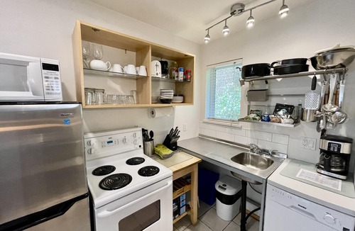 Ucluelet Cabin | Great cabin near trails and beaches - 13T