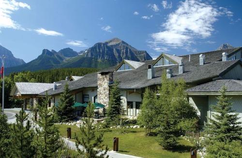 Lake Louise Apartment | Great Location! Cozy Room | Access to Ski Lockers