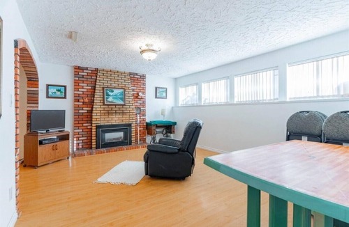 Guildford House | Great Location, Family Room for 6 Near Guildford Town Center, Surrey!