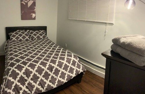 Lindell Beach House | Green Acres - Hot Tub/Arcade/Theatre/Golf Green/Life Size Chess & More