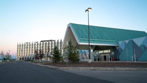 Calgary Resort | Grey Eagle Resort