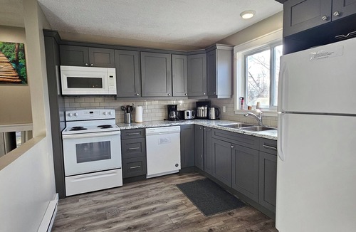 Tobermory Cottage | Grotto Basecamp Lodge 10 Guests Accessibility Mobility Friendly Space Tobermory
