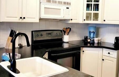 East Kootenay Condo | Ground floor/Mountain View/2 King beds