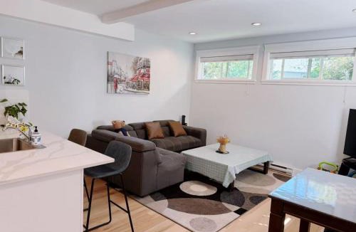 Langford Apartment | Ground level two bedrooms Suite near Lake and Golf Course