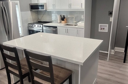 Queen Street Corridor House | GTA apartmentnNear Airport