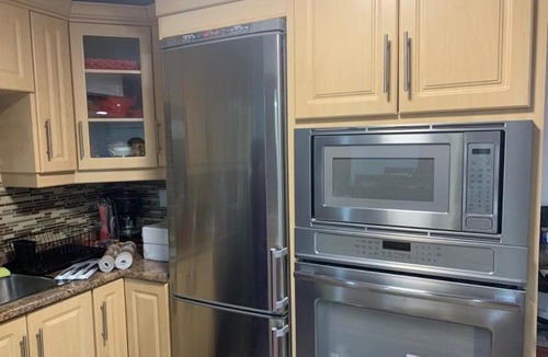 Churchill Meadows Apartment | Guest House Room No 01