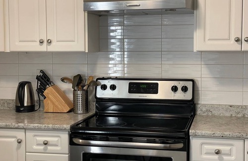 Central Lonsdale Apartment | Guest Suite in North Van