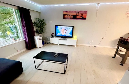 Fleetwood House | GUILDFORD⭐️FLEETWOOD⭐️FOOSBALL/POOL TABLE⭐️TV CABLE⭐️BBQ