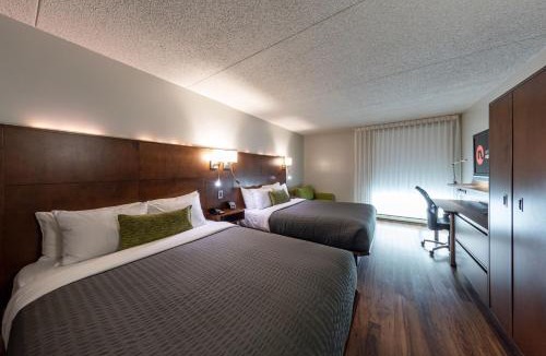 Les Rivieres Hotel | Hôtel & Suites Normandin Québec
