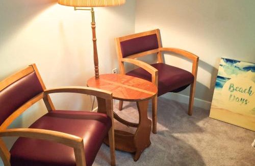 Hampton House | Hampton Condo: By Convention Center & Coliseum!